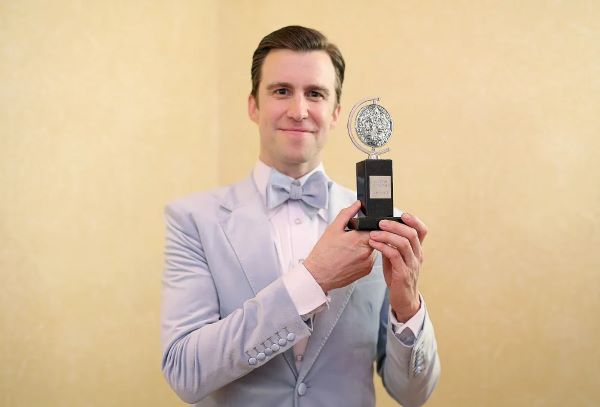 Gavin
          Creel